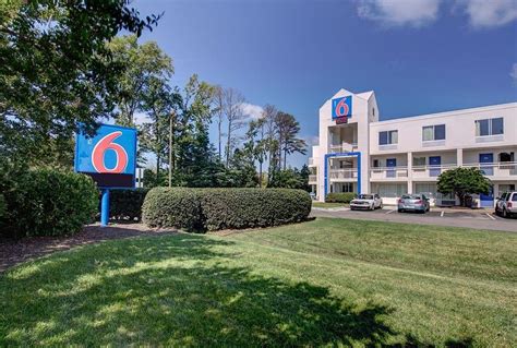 lowest price for motel 6.